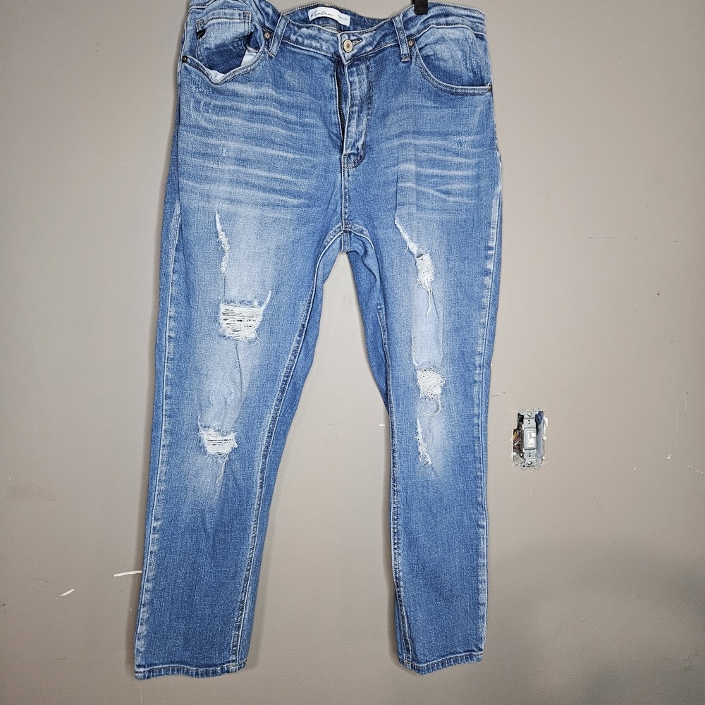 KanCan Women's Distressed Blue Denim Straight Stretch Jeans 5-Pocket Design